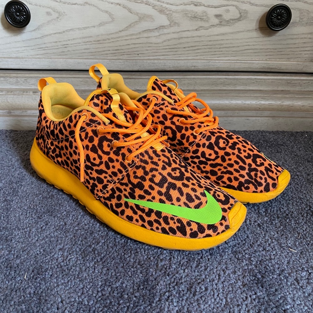 NIKE ROSHE RUN
